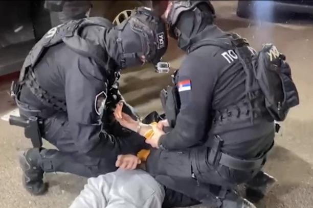 PRETRESI ŠIROM SRBIJE! Velika akcija HAPŠENJA pripadnika KRIMINALNOG KLANA - sumnjiče se za likvidaciju