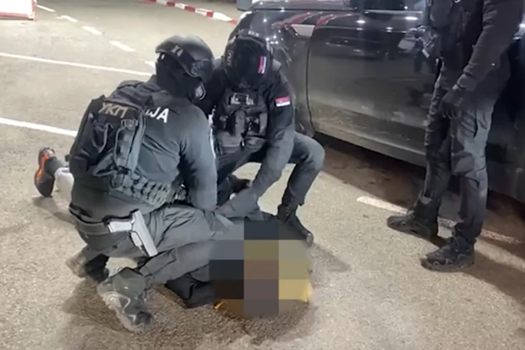 PREDSTAVLJAO SE KAO POŠTAR I INSPEKTOR, PA OJADIO GRAĐANE! Uhapšen muškarac koji je varao penzionere izgovarajući da im je greškom isplaćen novac!