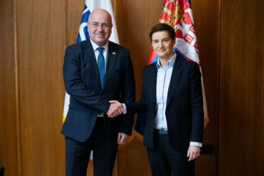 "SARADNJA KLJUČNA ZA JAČANJE POVERENJA GRAĐANA": Brnabićeva s Peškom o unapređenju izbornog procesa u Srbiji! (FOTO, VIDEO)