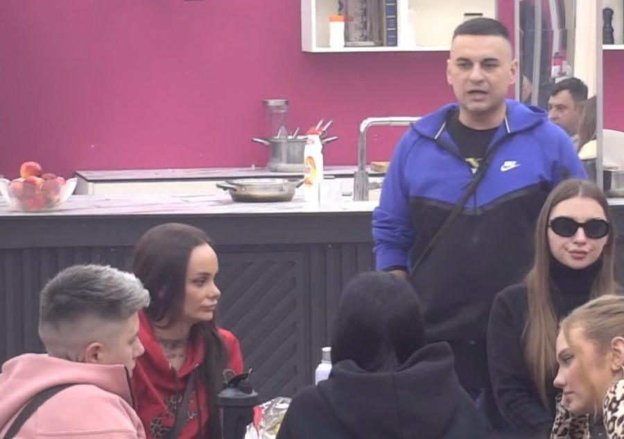 ZBOG OVOG SNIMKA MILENU KAČAVENDU RAZVLAČE KAO KRPU! Ovo gledate na sopstvenu odgovornost - REPUTACIJA JOJ POTPUNO UNIŠTENA! (GALERIJA)