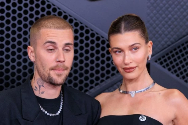 O OVOJ TETOVAŽI BRUJI CEO SVET! Pevač pokazao lik svoje žene na leđima, SVI VIDE NJEGOVU BIVŠU! (FOTO)