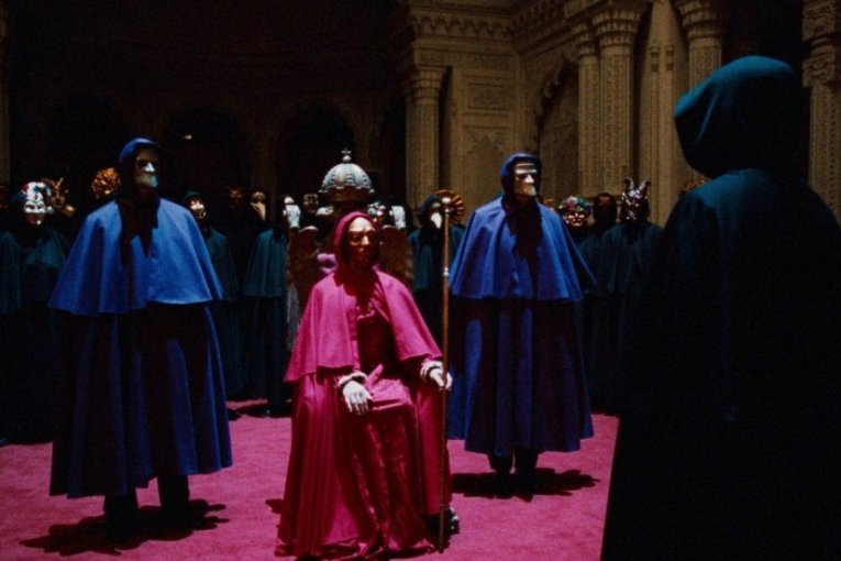 "Širom zatvorenih očiju"