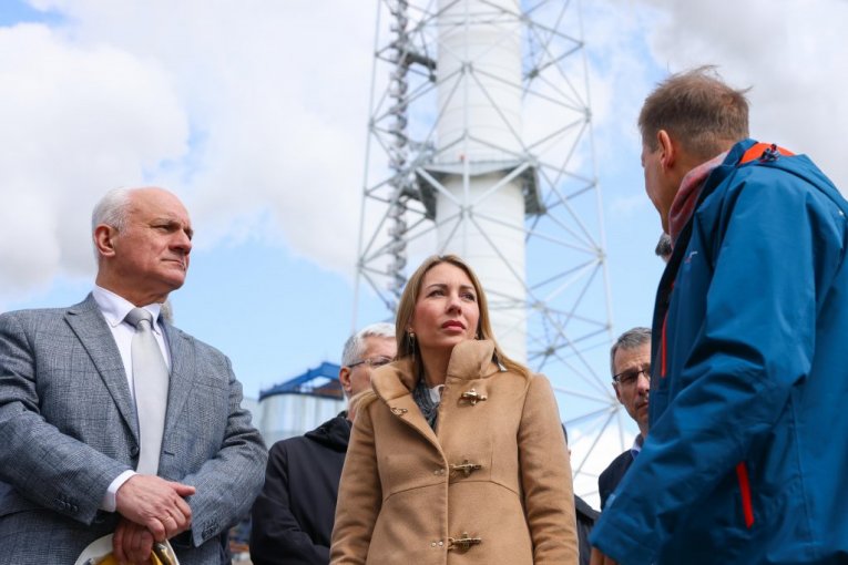 EPS TREĆU GODINU ZAREDOM U PLUSU: Ministarka Đedović Handanović o rekordnim ulaganjima i novim zelenim megavatima