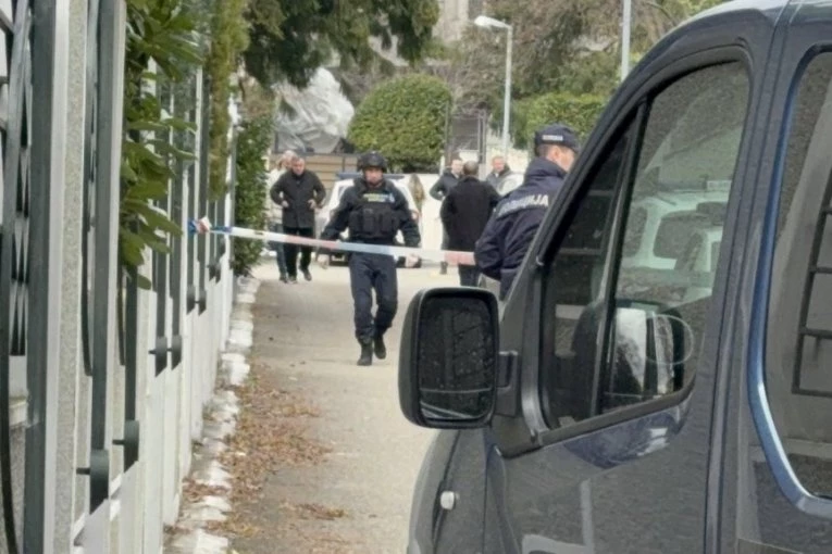 ŠTA SE DEŠAVA ISPRED KUĆE ZDRAVKA ČOLIĆA? Otkrivamo NAJNOVIJE vesti sa lica mesta, evo šta smo zatekli! (VIDEO, FOTO)