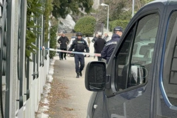 ŠTA SE DEŠAVA ISPRED KUĆE ZDRAVKA ČOLIĆA? Otkrivamo NAJNOVIJE vesti sa lica mesta, evo šta smo zatekli! (VIDEO, FOTO)