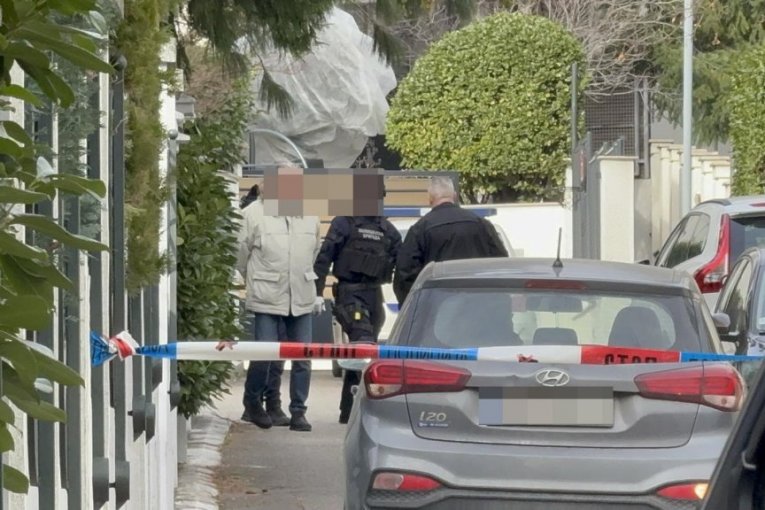 Policija ispred vile Zdravka Čolića