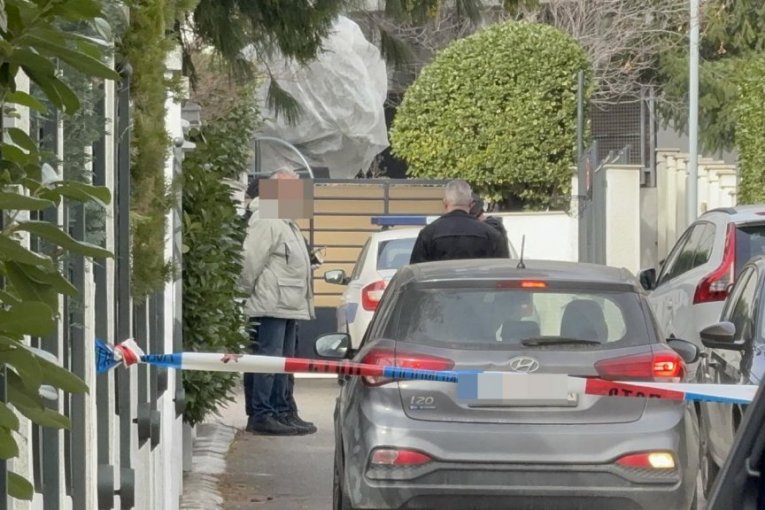 Uviđaj ispred vile Zdravka Čolića