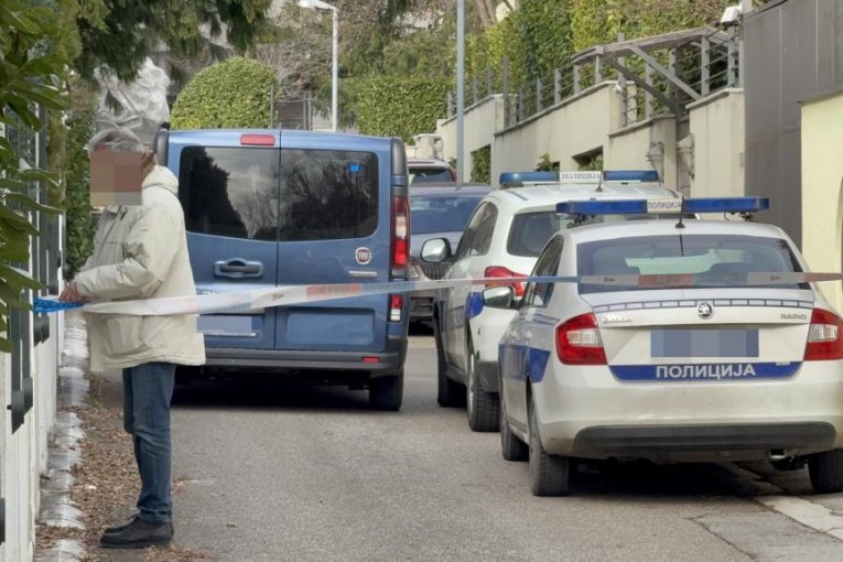 Policija ispred vile Zdravka Čolića