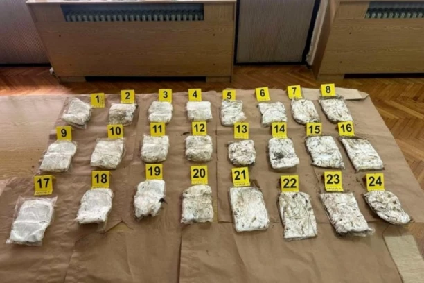 HAPŠENJE U INĐIJI: Policija pronašla skoro kilogram opojne droge