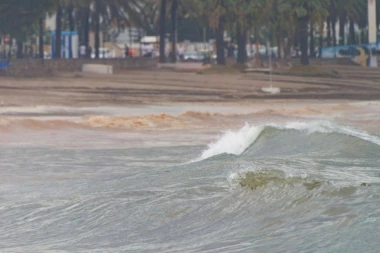 HAOS U PORTUGALU: Poplave i klizišta paralizovale Lisabon i sever zemlje– evakuacije, zatvoreni putevi i prekinut saobraćaj! (FOTO, VIDEO)