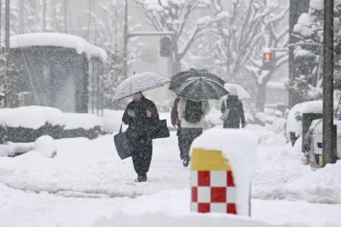 SNAŽNO NEVREME NASTAVLJA DA ODNOSI LJUDSKE ŽIVOTE! Najmanje 35 MRTVIH, stotine POVREĐENIH, vlasti upozoravaju na NOVE PADAVINE I KLIZIŠTA! (FOTO, VIDEO)