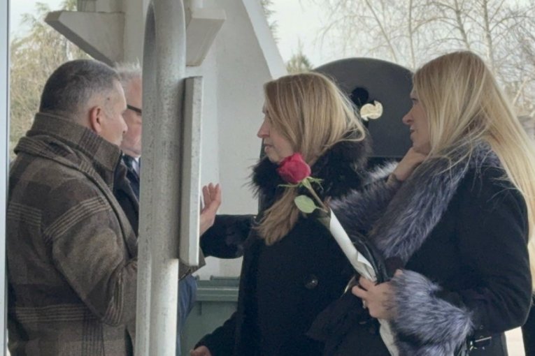 Unuka i snajka Beti Đorđević