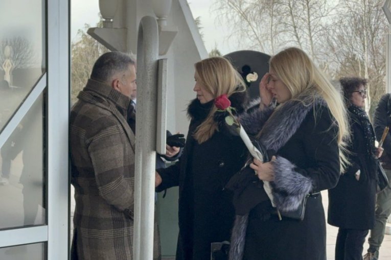 Unuka i snajka Beti Đorđević