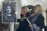 DA SRCE PUKNE OD TUGE: Trudna unuka Beti Đorđević se SLOMILA na sahrani, snajka ne dolazi sebi! (VIDEO)