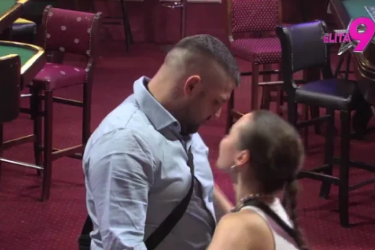 ASMIN DURDŽIĆ MORAO DA MOLI UČESNICU ZA VRELU AKCIJU, NI TO MU NIJE POMOGLO: Stanijin bivši doživeo najveći blam u istoriji rijalitija!