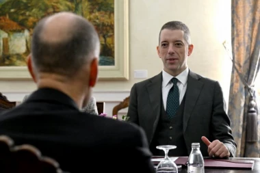 ĐURIĆ IZNEO JASAN STAV: Unmik mora ostati angažovan po svim značajnim pitanjima u AP Kosovu i Metohiji! (FOTO)