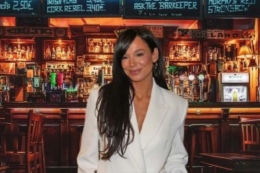 FANOVI ZABRINUTI! Trudna Edita konzumira alkohol, odmah ODBRUSILA!