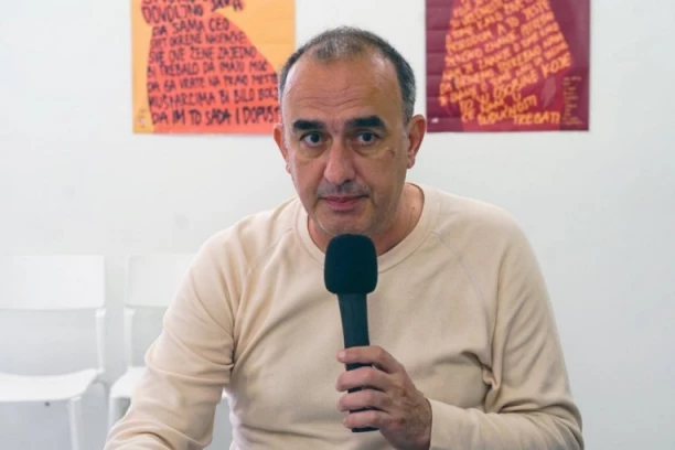 DINKO GRUHONJIĆ KOMANDUJE: Ubacite "vojvođansko pitanje" u program blokadera!