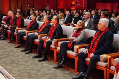 MINISTAR BRATINA NAKON SVEČANOSTI PODELIO IMPRESIJE: Kineski prijatelji su nas spasli i otrovnih privatizacija! (FOTO)