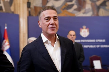 ŽELJKU JOKSIMOVIĆU URUČENA VUKOVA NAGRADA: Ovo je spisak svih dobitnika! (GALERIJA)