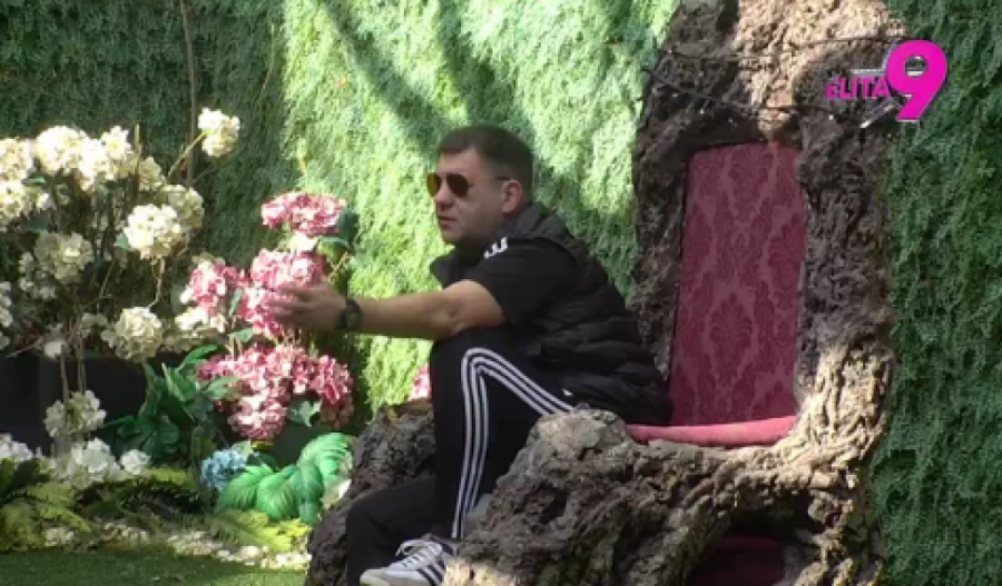 NOVI LJUBAVNI PAR "ELITE 9"?! Ivan Marinković odlučio da odvede ovu cimerku u KREVET, šok nad šokovima!