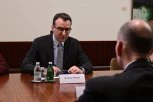 VAŽNE TEME NA SASTANKU: Petar Petković razgovarao sa šefom Misije UN o kršenju ljudskih i političkih prava Srba na KiM! (FOTO)