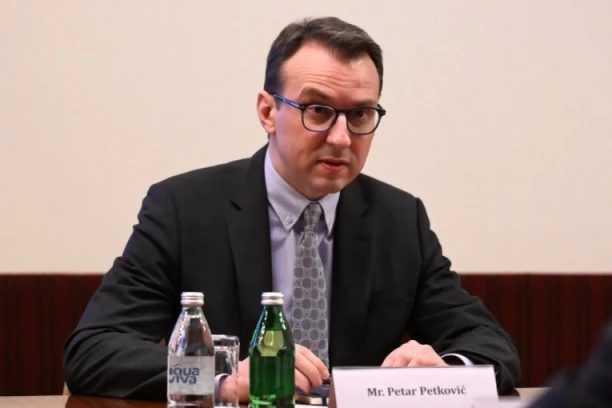 NE ZNAJU ZA ČAST I SRAMOTU, TO JE OGOLJENA MRŽNJA! Petkoviću prekipelo zbog jezivih napada na Vučićevu decu: U blokaderskom umu su samo gadosti!