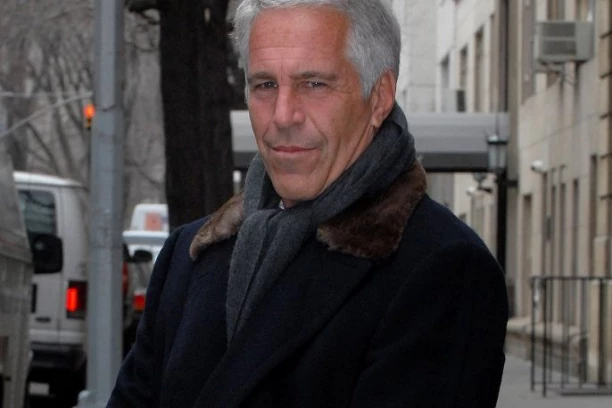 TELA DVE DEVOJKE ZAKOPANA NA RANČU PEDOFILA EPSTAJNA: Umrle užasnom smrću, evo šta je potom NAREDIO da se uradi!