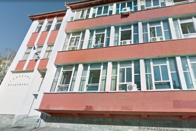 Staro ruho mladenovačke gimnazije