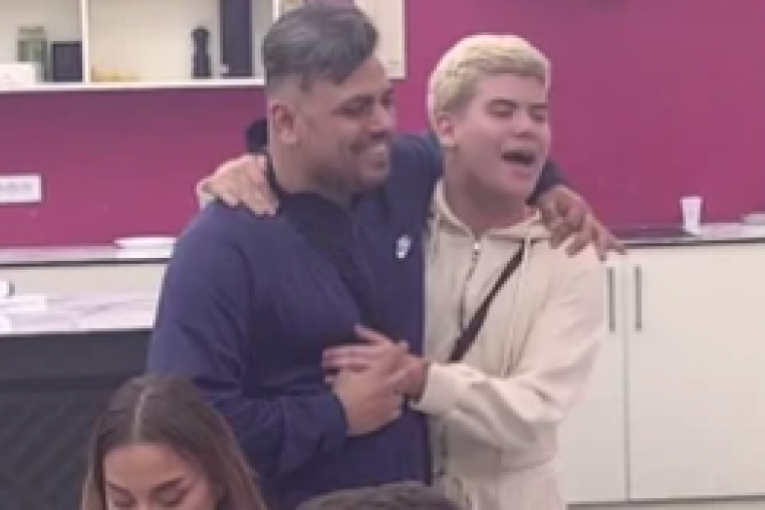 Bora Santana nasrnuo na Uroša Stanića