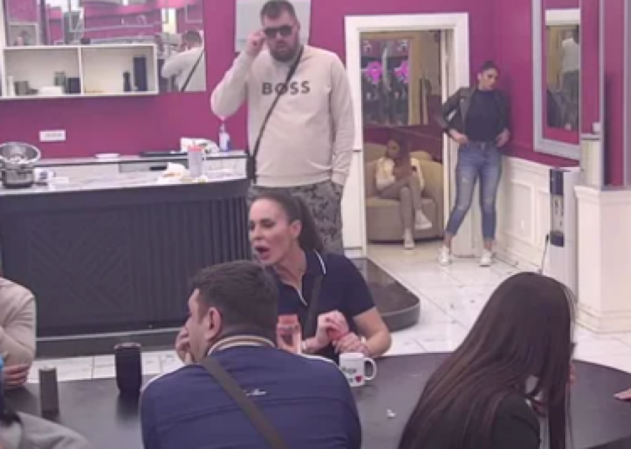 NAJMORBIDNIJA IZJAVA U ISTORIJI "ELITE" ZA MALU NORU: Zbog OVIH reči će vam POZLITI, voditeljka ODMAH napustila program!