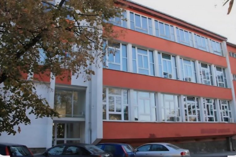 Gimnazija u Mladenovcu