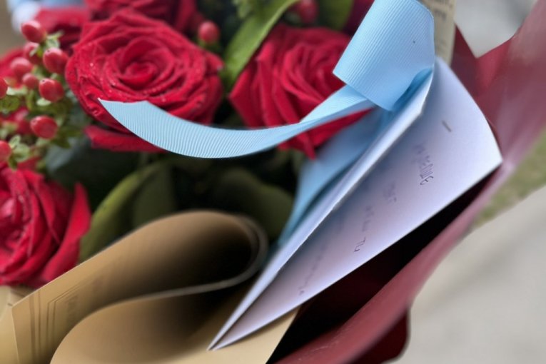 Milica Todorović dobila poklon