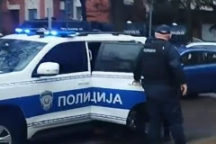 BEZOBRAZNO I BEZOBZIRNO! Iscenirali svađu u prodavnici i zloupotrebili dete da ukrade novac namenjen za lečenje bolesnih! PAR UHAPŠEN U PROKUPLJU!