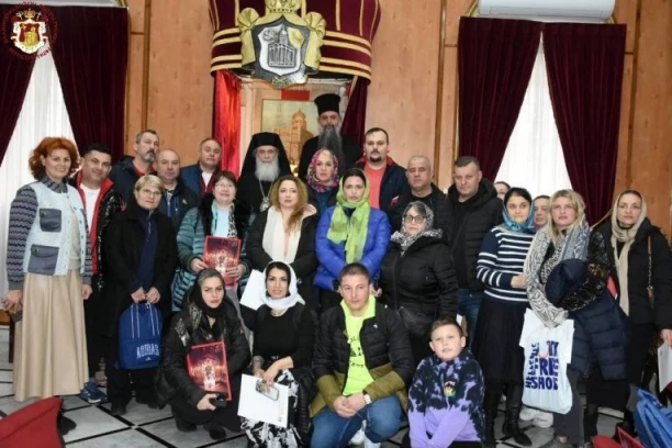 SRBI U SVETOJ ZEMLJI - UPRKOS SVIM OPASNOSTIMA: patrijarh jerusalimski Teofil primio hodočasnike iz Srbije