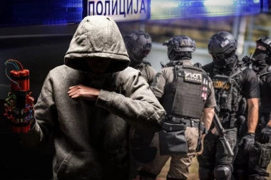 DETALJI HAPŠENJA NA ZVEZDARI: Maloletnik pod punom ratnom opremom krenuo u akciju, evo šta je sve nađeno NA NJEMU