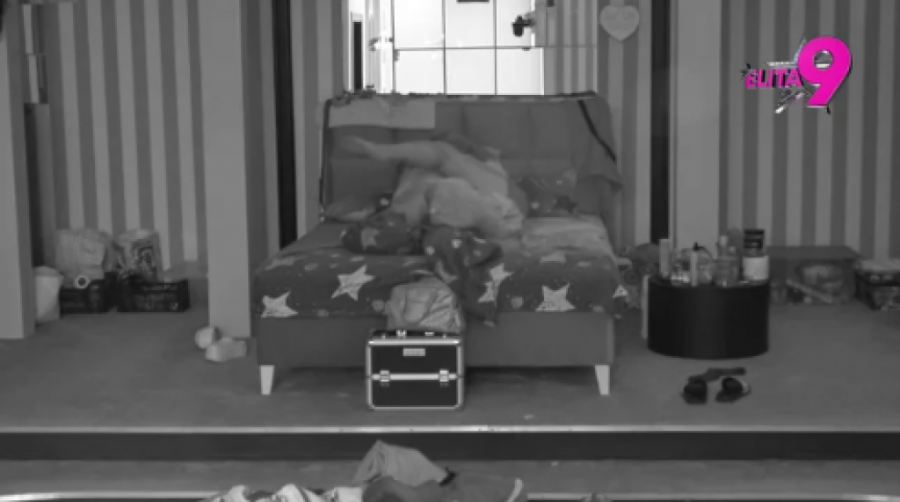 NAJBRUTALNIJA VRELA AKCIJA U ISTORIJI RIJALITIJA! Nezapamćeno iživljavanje pod pokrivačem, Sofija jaukala na sav glas!