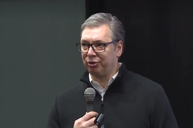 PREDSEDNIK VUČIĆ NA DANIMA ZAVIČAJA U NOVOM SADU: Vi ste sastavni deo svih naših pobeda!