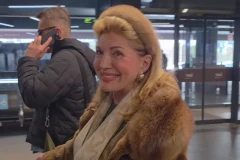 OVO JE MUŽ SUZANE MANČIĆ! Voditeljka grčkog biznismena krije kao zmija noge, PAŠĆE VAM VILICA kad ga vidite! (FOTO)