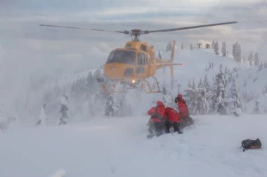 JEZIVA DRAMA NA KOPAONIKU: Helikopter MUP-a hitno evakuisao skijaša sa teškim povredama kičme! MINUTI ODLUČIVALI O ŽIVOTU! (VIDEO)