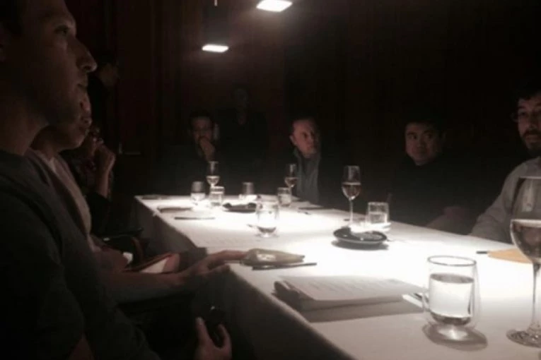 ŠOKANTAN EPSTAJNOV MEJL IZ 2015 GODINE: Evo me na večeri sa Maskom, Zakerbergom i Tilom! Okupljanje je DIVLJE!