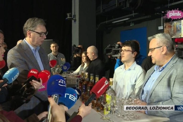 KINA JE ZA NAS IDEALNA PRILIKA! Vučić u Ložionici sa srpskim proizvođačima pića: Postoje tržišta gde možemo da idemo i ona na koja ne možemo (VIDEO)