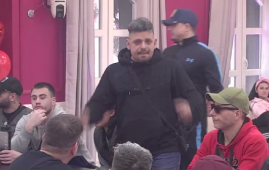 UZNEMIRUJUĆE! Bora Santana uživo u programu ČUPAO KOSU, OBEZBEĐENJE ga jedva zaustavilo!