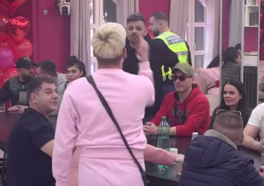 UZNEMIRUJUĆE! Bora Santana uživo u programu ČUPAO KOSU, OBEZBEĐENJE ga jedva zaustavilo!