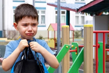 UŽAS U ČAČKU! Petogodišnjak išetao iz vrtića i pobegao - tražili ga svuda!