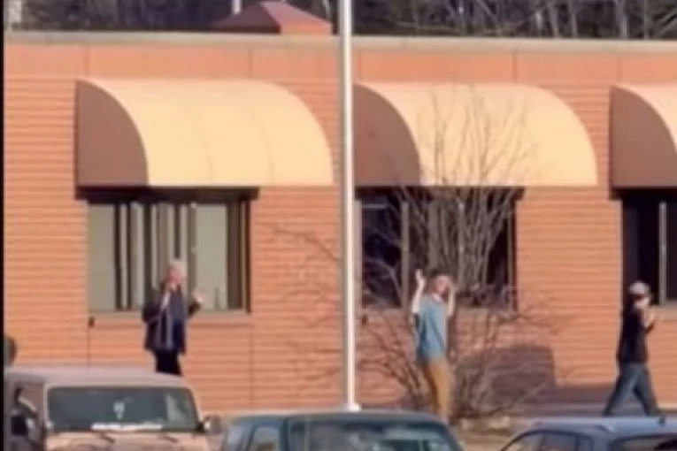 POLICIJA JOŠ NE POTVRĐUJE IDENTITET MASOVNOG UBICE! Svedoci, pak, ubeđeni - EVO KO JE POČINIO MASAKR U ŠKOLI U KANADI!