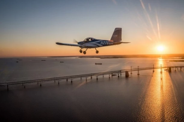 MRTAV DROGIRAN UKRAO AVION I S NJIM PREŠAO 1.600 KILOMETARA! Jedva našli i letelicu i njega, ni dozvolu nije imao! A TEK JE HIT GDE I KAD SU GA NAHVATALI FBI AGENTI! (FOTO)