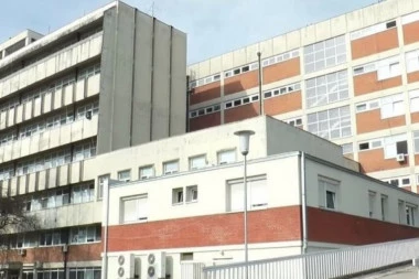 OGLASILA SE ČAČANKA BOLNICA! Došlo do sudara saniteta i vozila koje se uključivalo na put - "BEBA REANIMIRANA, ALI JE PREMINULA"