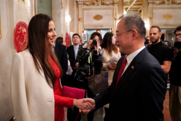 Tamara Vučić zablistala u BOJI koja je osvojila modnu scenu: Privukla je sve poglede u Beogradu, i nosi snažnu simboliku