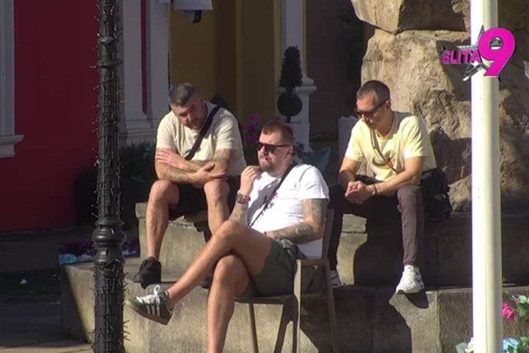 Janjuš, Miki i Asmin